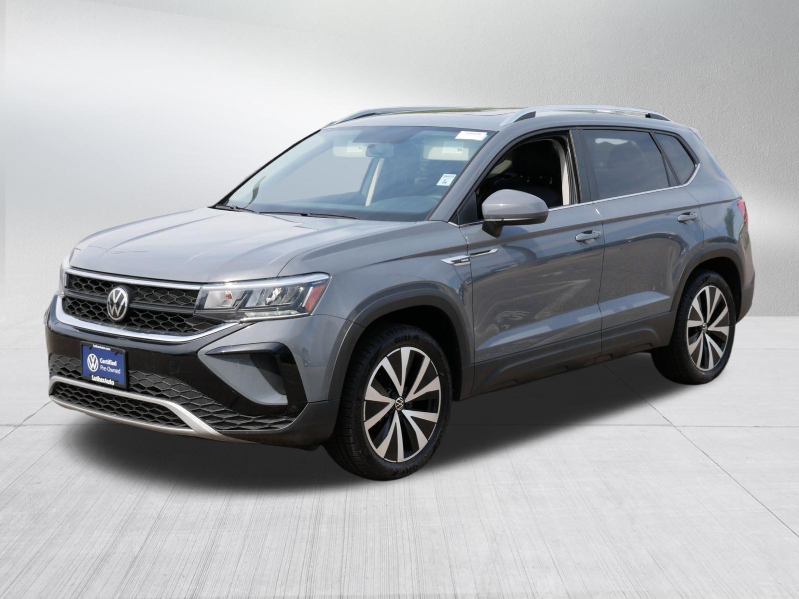Certified 2022 Volkswagen Taos SE w/ Panoramic Sunroof Package AWD/4WD image 3