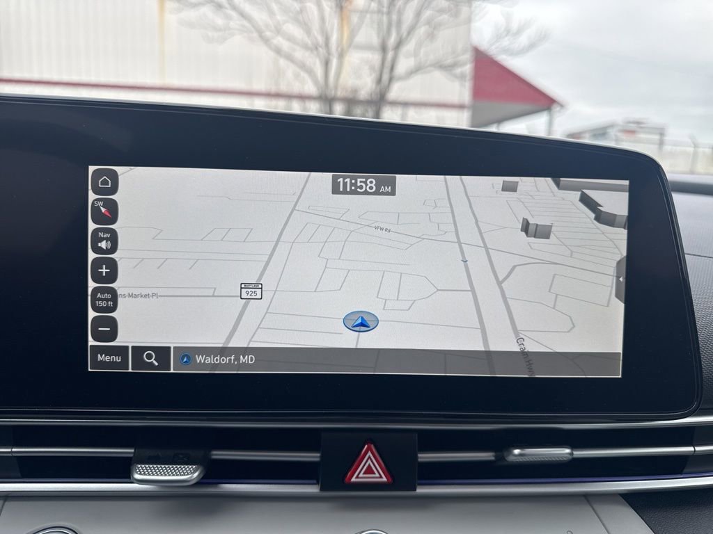 Used 2024 Hyundai Elantra Limited image 10