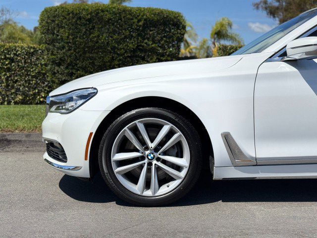 Used 2018 BMW 750i RWD image 3