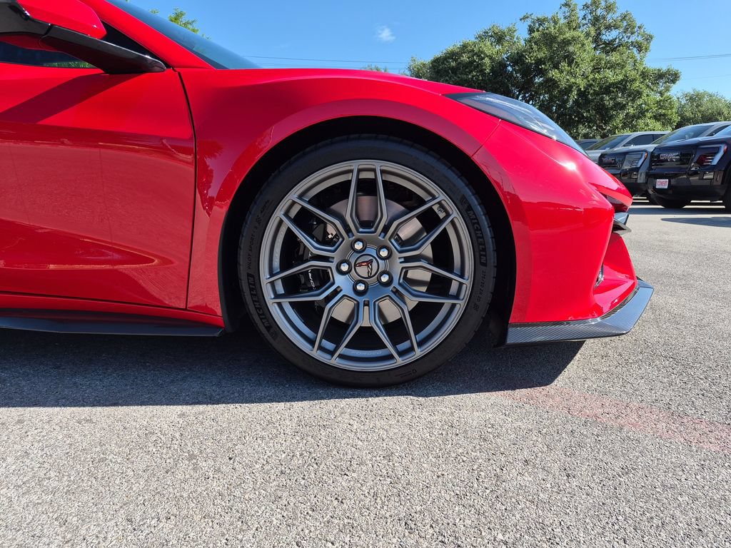 Used 2024 Chevrolet Corvette Z06 RWD image 18