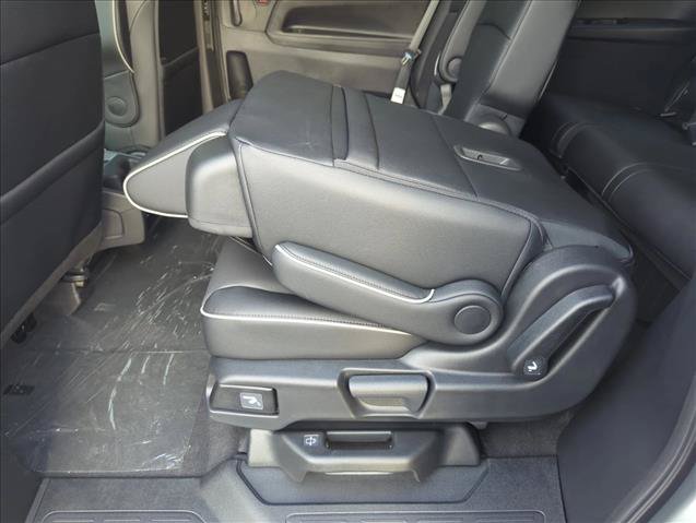 New 2026 Honda Odyssey Touring image 4