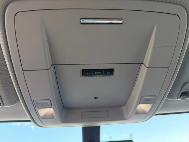 Used 2018 Chevrolet Silverado 3500 W/T AWD/4WD image 29