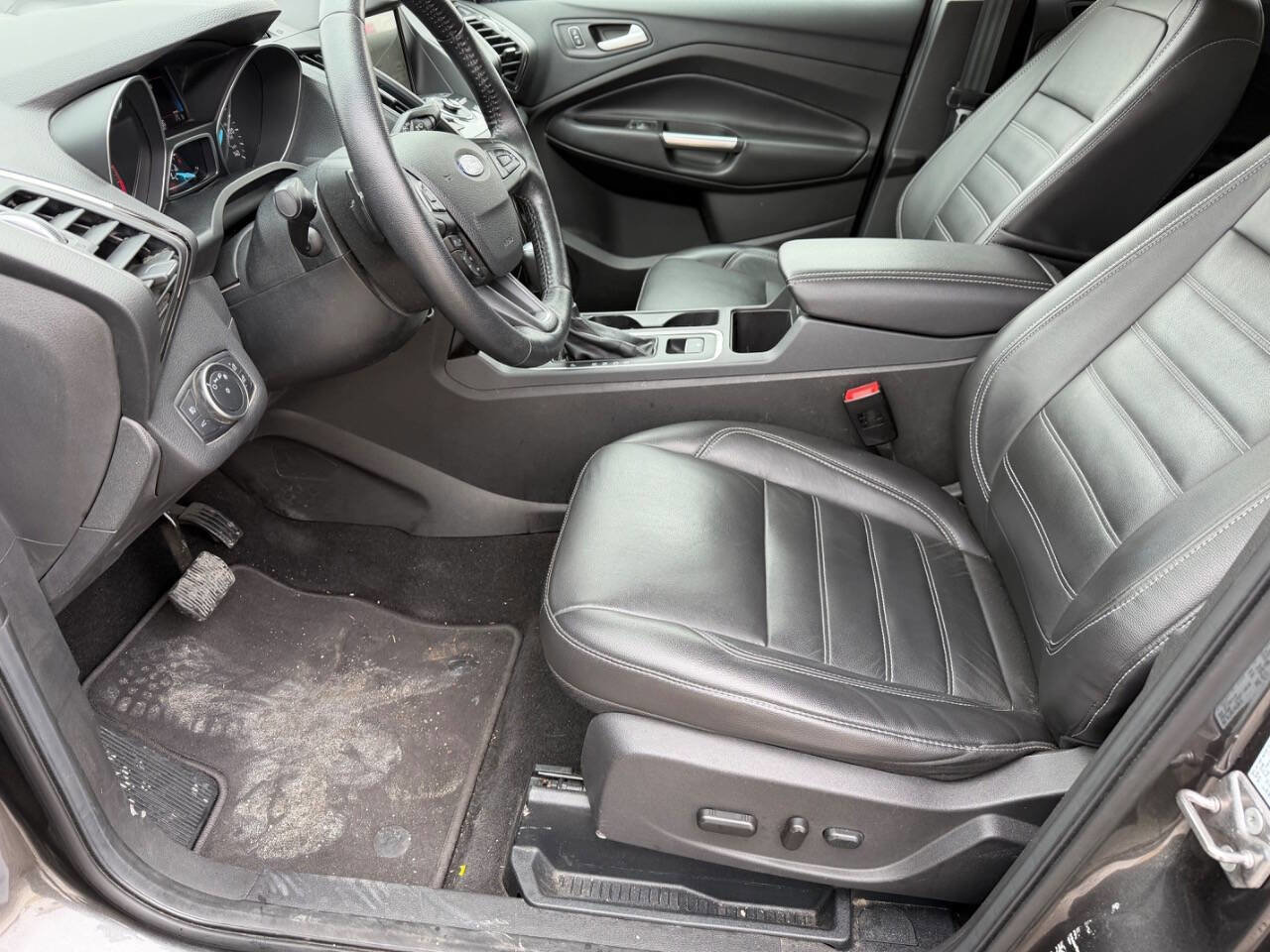 Used 2017 Ford Escape Titanium image 14