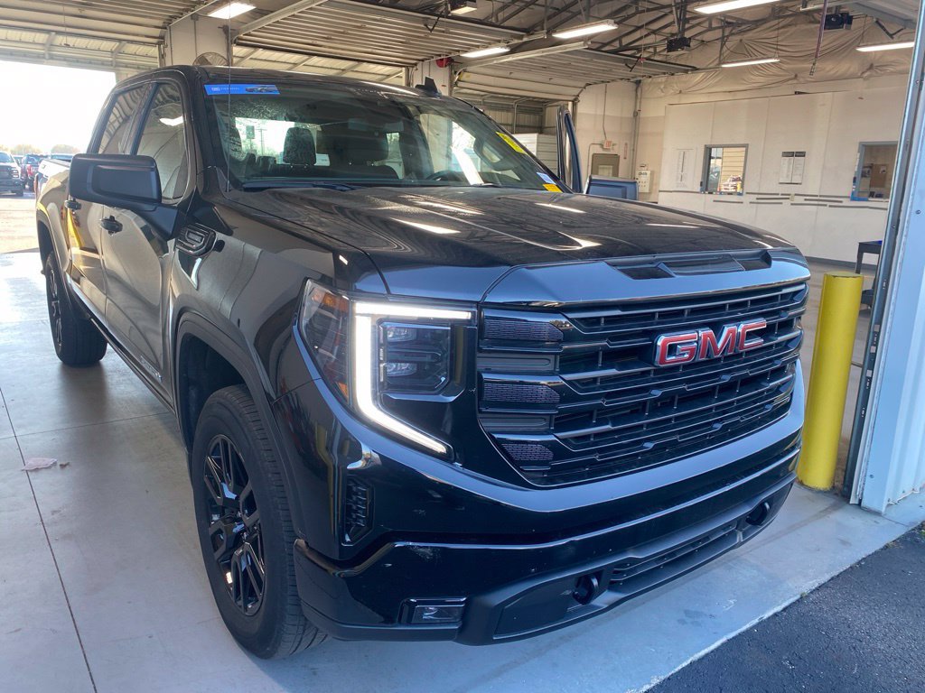 Used 2025 GMC Sierra 1500 Elevation AWD/4WD image 1