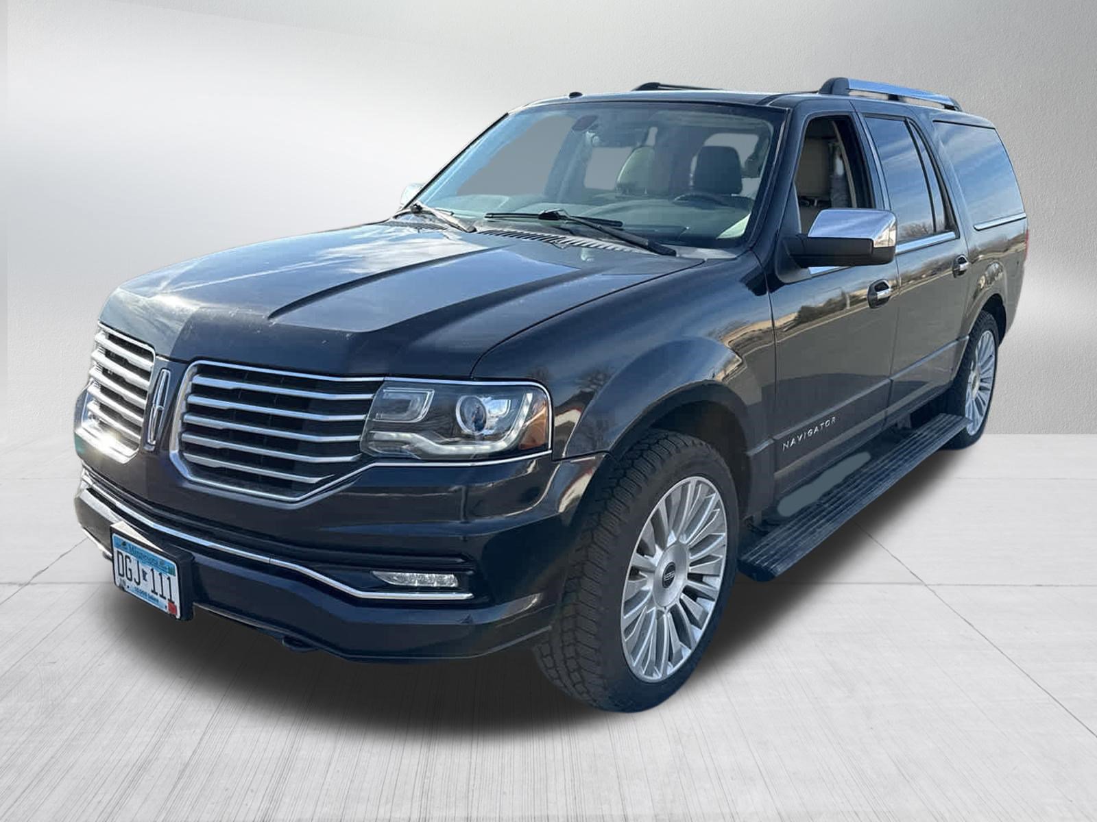 Used 2015 Lincoln Navigator L 4WD w/ Equipment Group 101A Reserve image 4