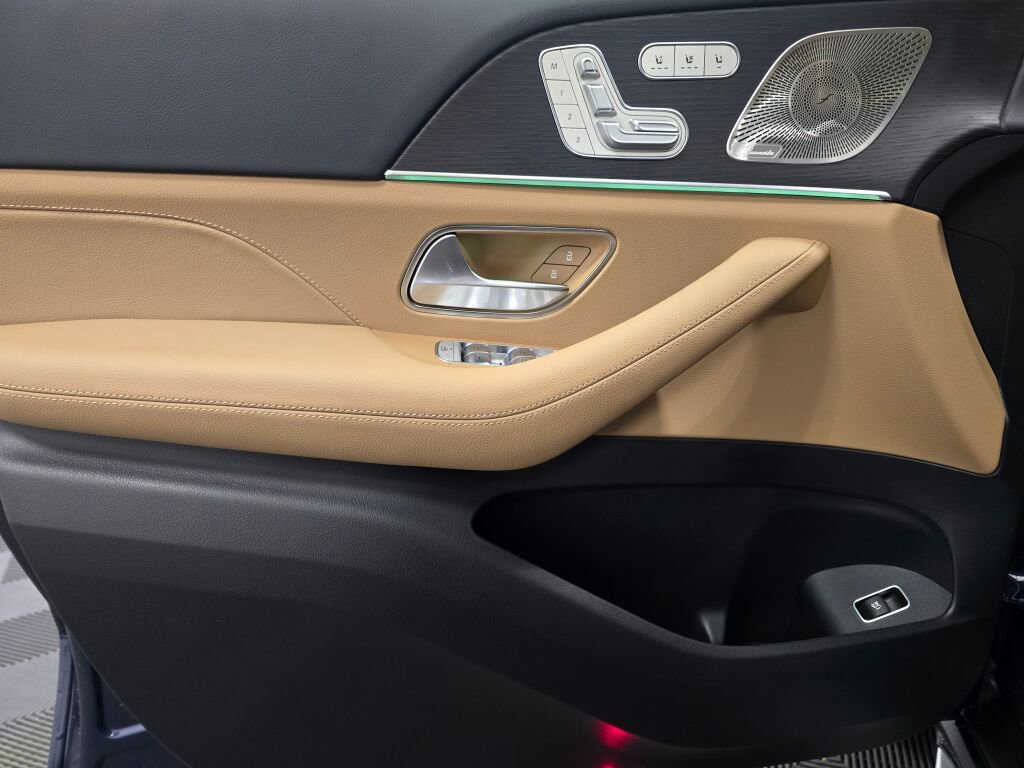 New 2026 Mercedes-Benz GLS 450 4MATIC image 24