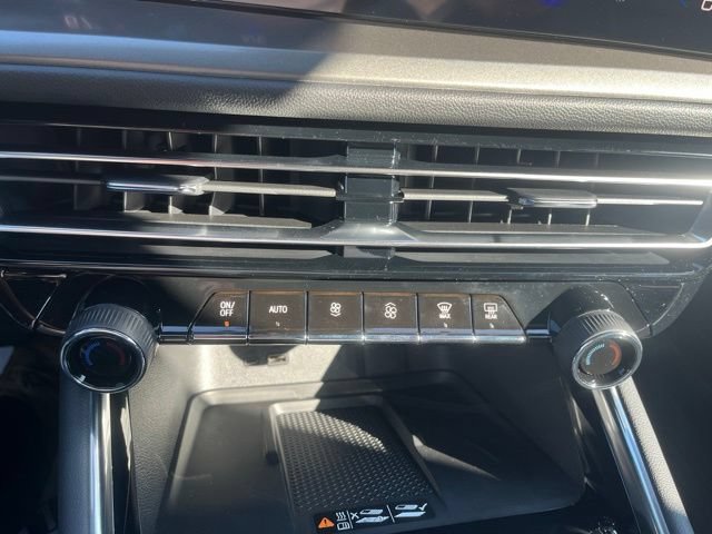 New 2027 Chevrolet Traverse LT w/ Sun and Wheel Package FWD image 30