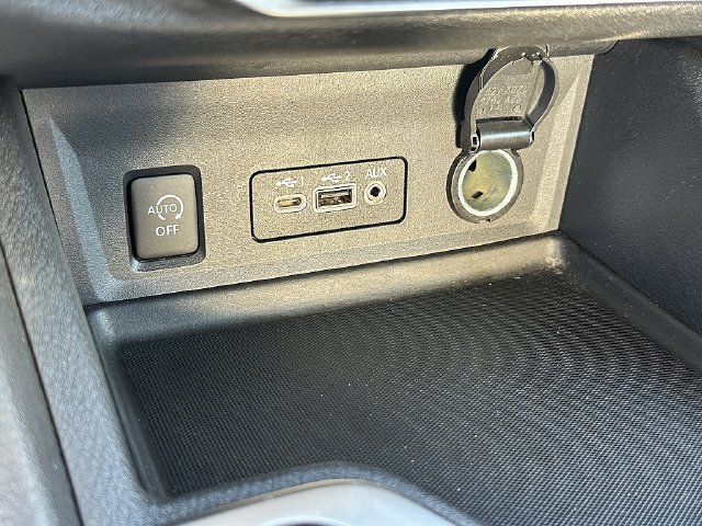 Used 2025 Nissan Sentra SV FWD image 29