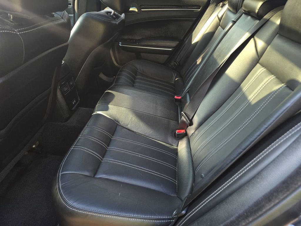 Used 2018 Chrysler 300 S w/ 300S Premium Group image 14