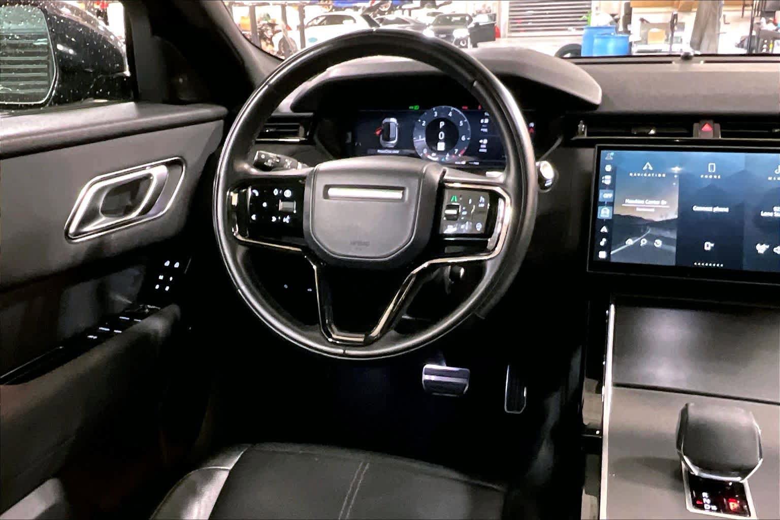 Used 2025 Land Rover Range Rover Velar Dynamic SE image 6