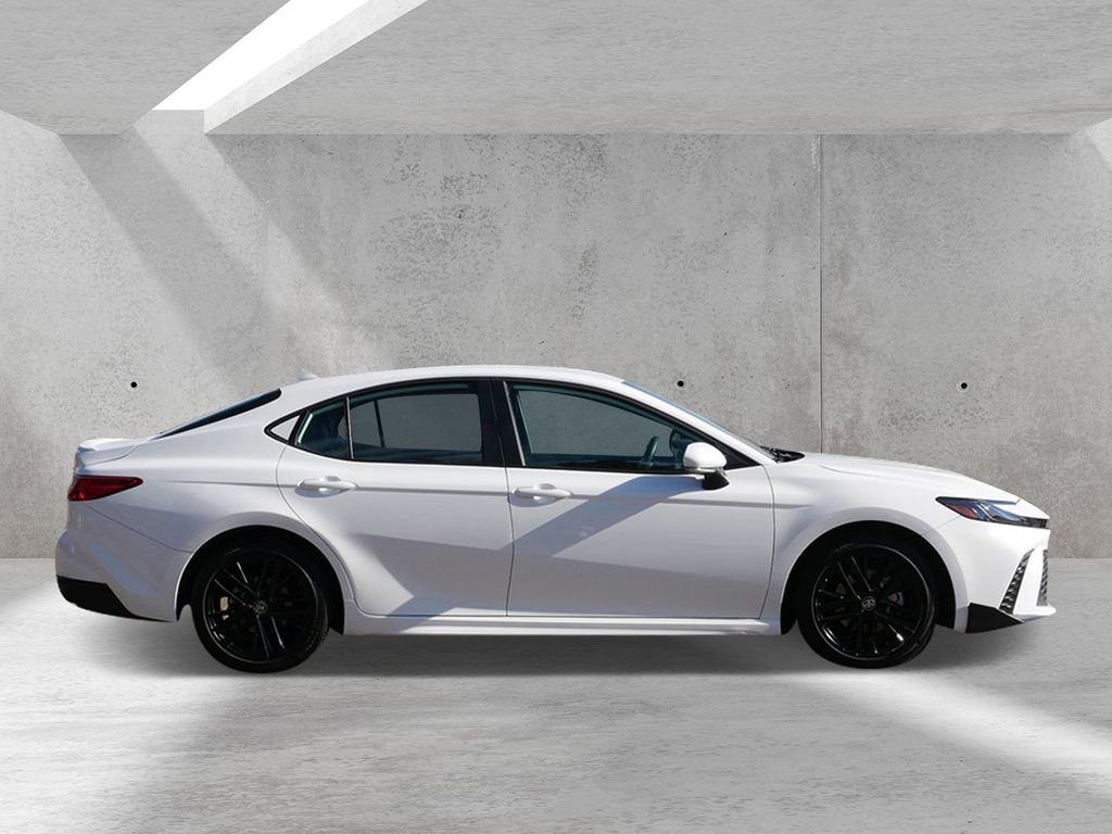 Used 2025 Toyota Camry SE image 2
