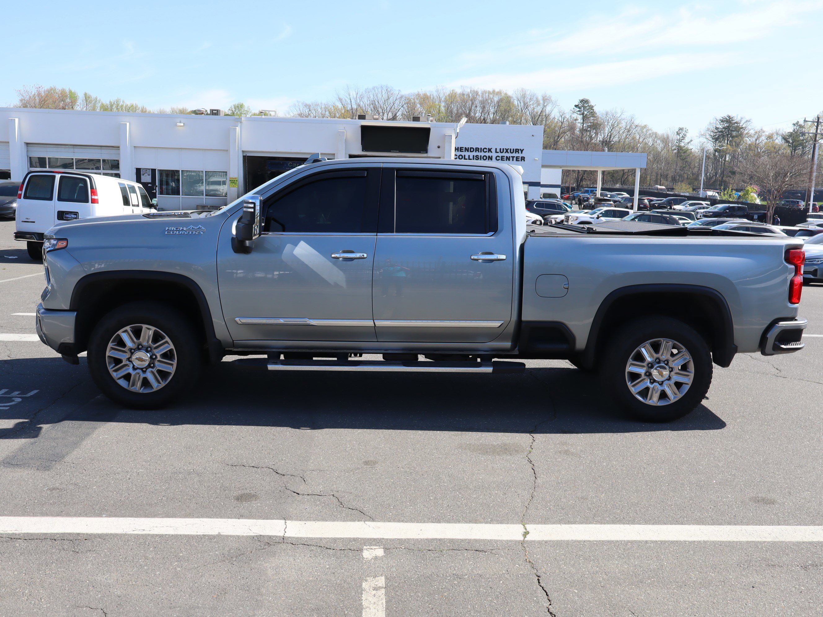 Used 2024 Chevrolet Silverado 2500 High Country w/ High Country Premium Package image 8