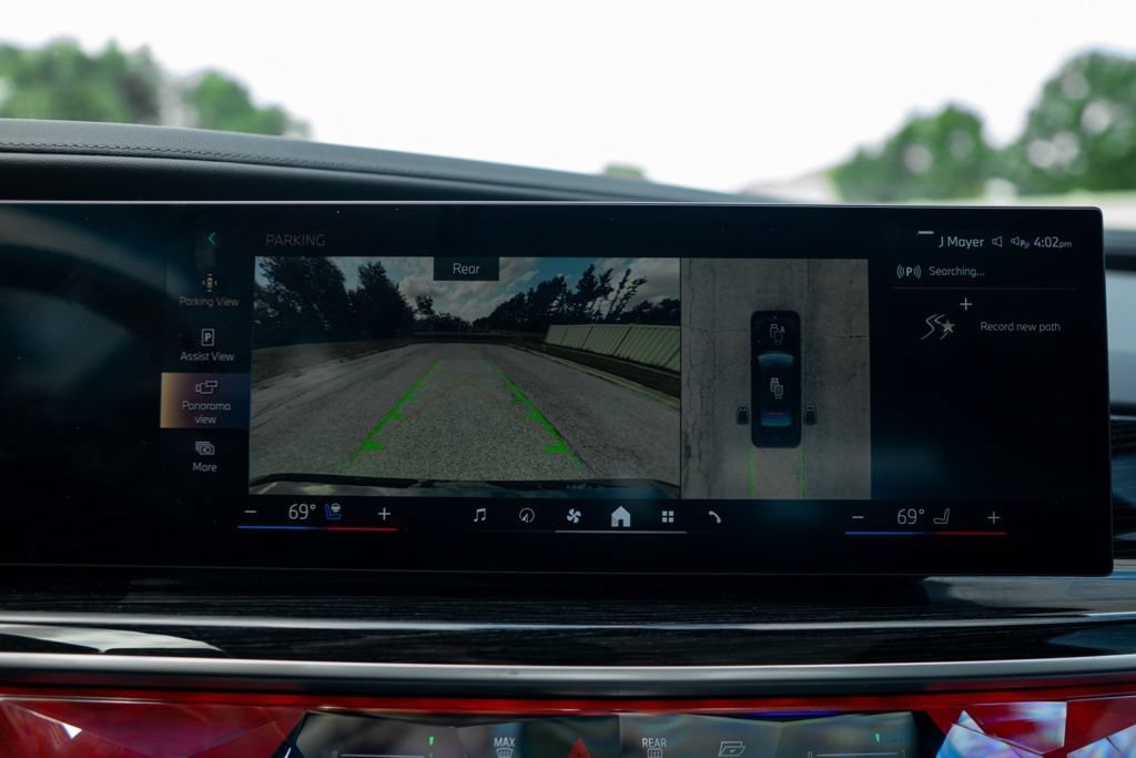 Certified 2024 BMW i7 xDrive60 w/ Executive Package AWD/4WD image 26
