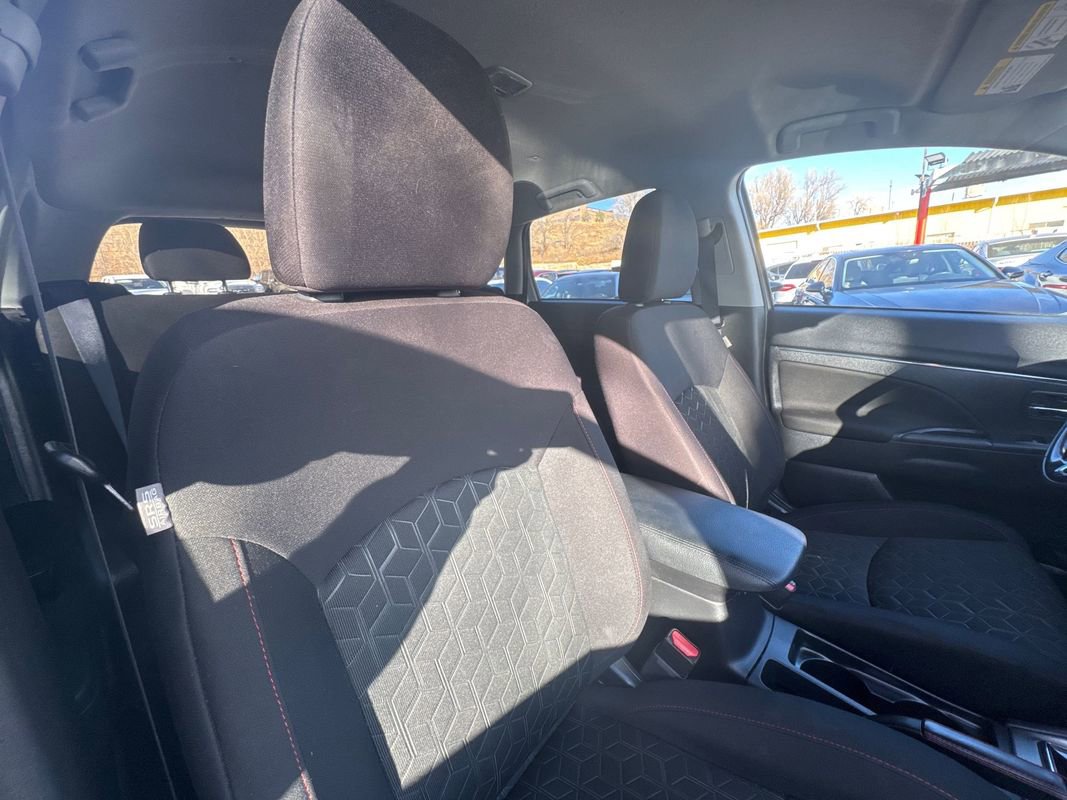 Used 2024 Mitsubishi Outlander Sport SE image 9