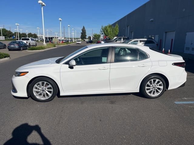 Used 2023 Toyota Camry LE image 4