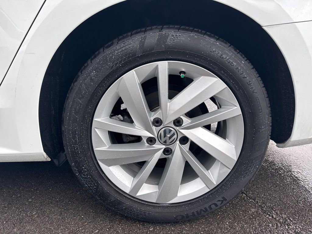 Used 2018 Volkswagen Passat 2.0T SE image 27