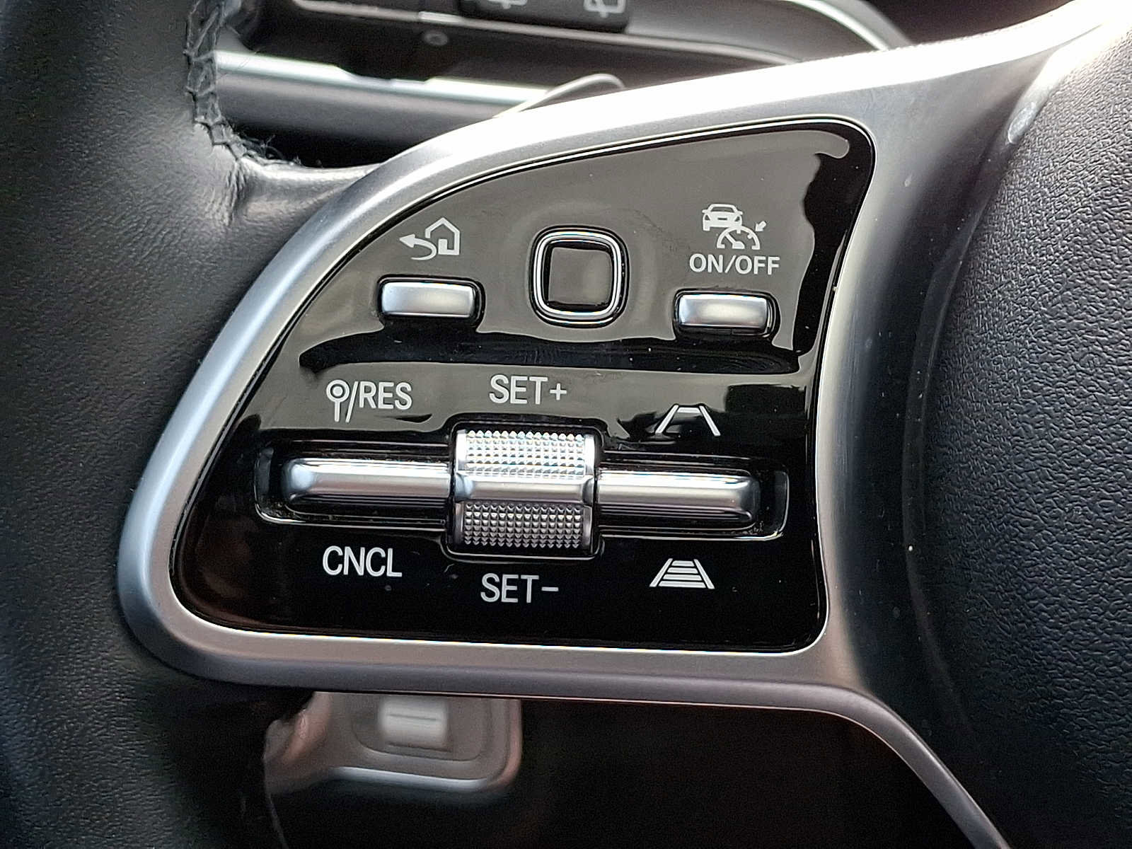 Used 2023 Mercedes-Benz GLE 350 4MATIC image 28
