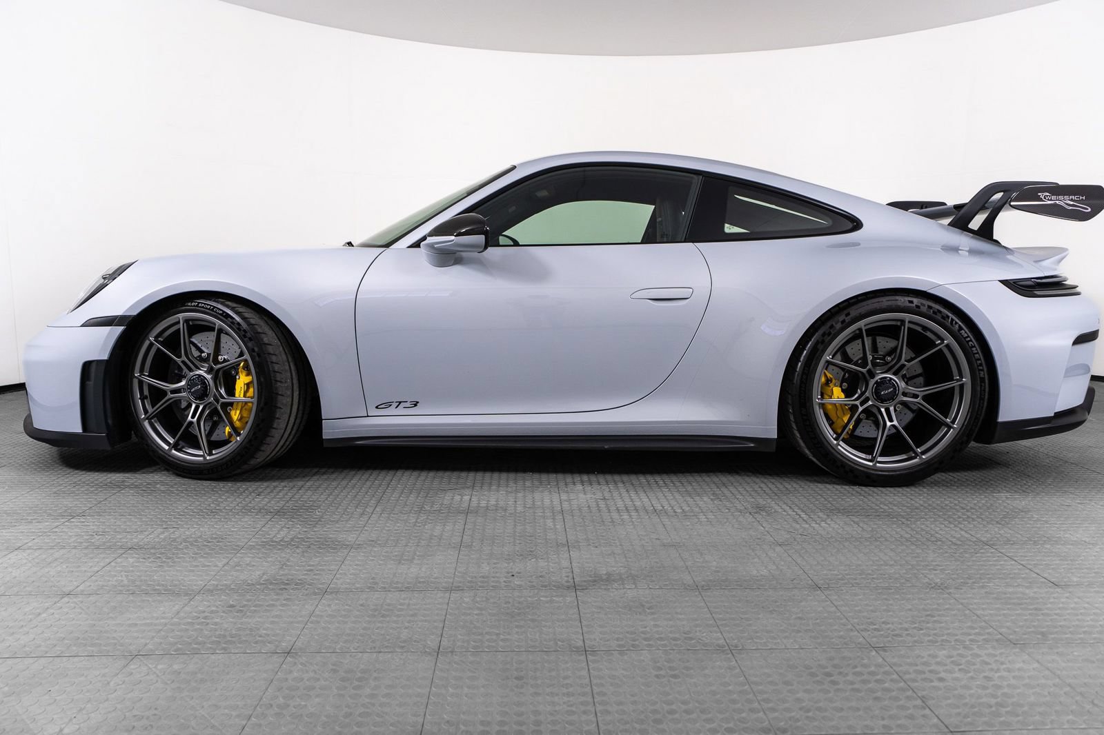 Used 2025 Porsche 911 GT3 RWD image 2