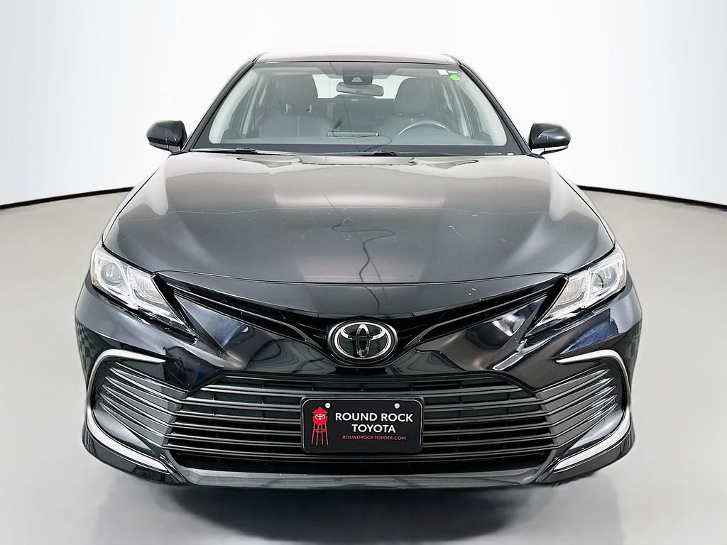 Used 2022 Toyota Camry LE image 2