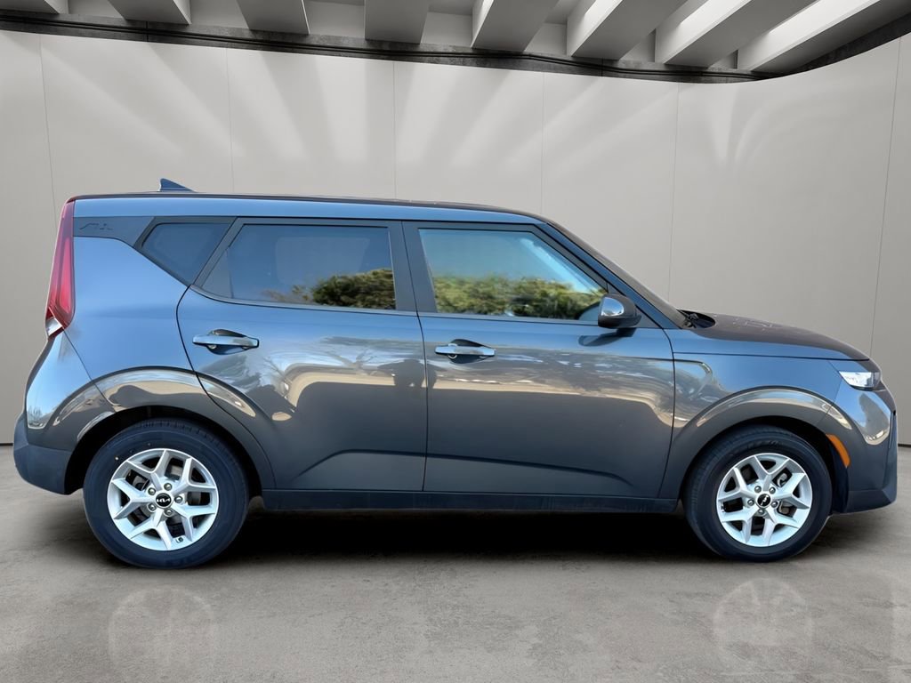 Used 2022 Kia Soul LX w/ Technology Package image 6