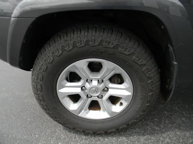 Used 2022 Toyota 4Runner SR5 Premium w/ Moonroof Package AWD/4WD image 9