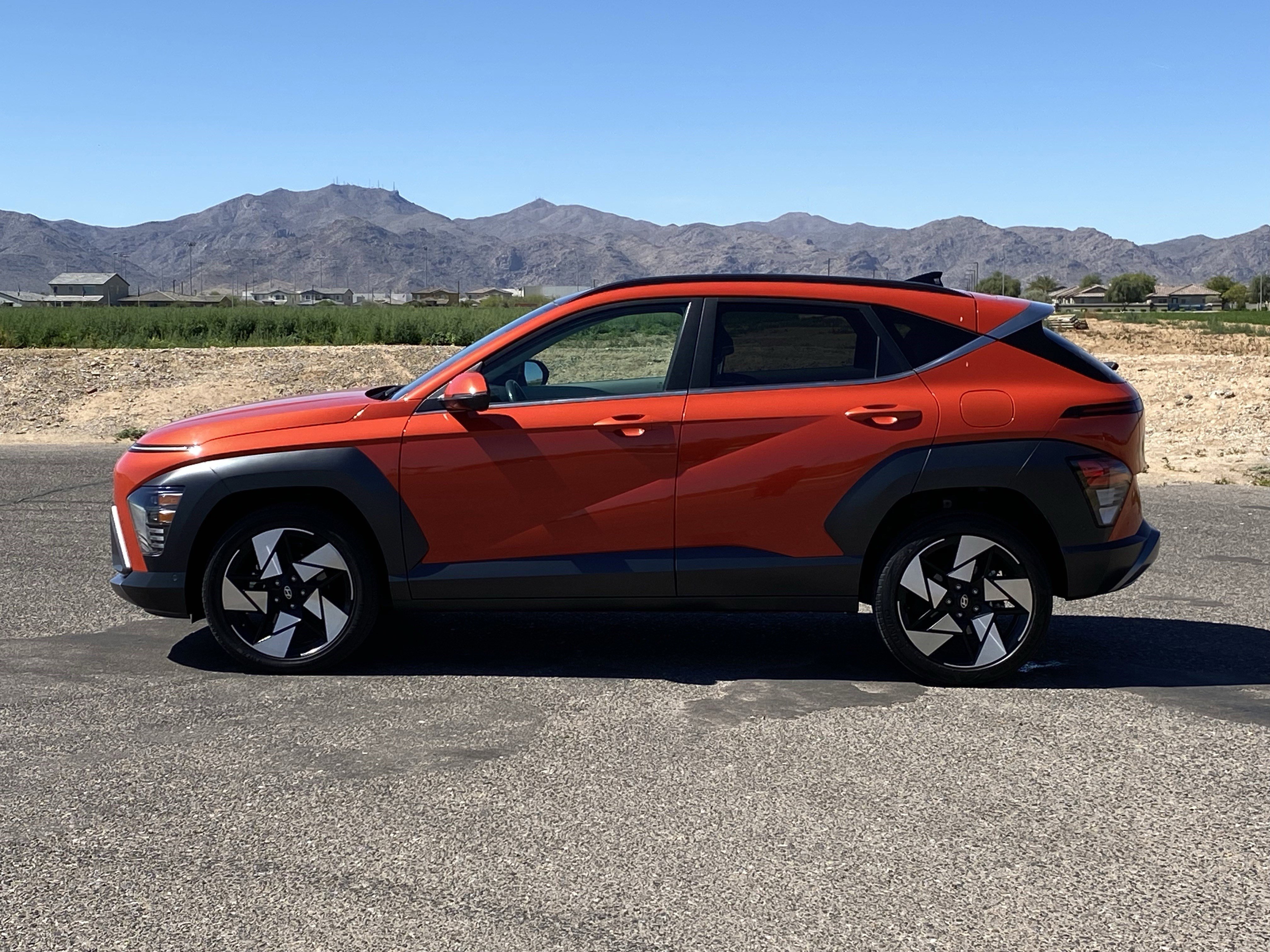 Used 2024 Hyundai Kona Limited AWD/4WD image 7
