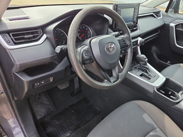 Used 2022 Toyota RAV4 LE FWD image 11