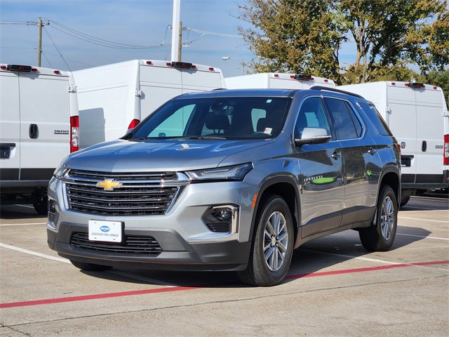 Used 2023 Chevrolet Traverse LT image 3