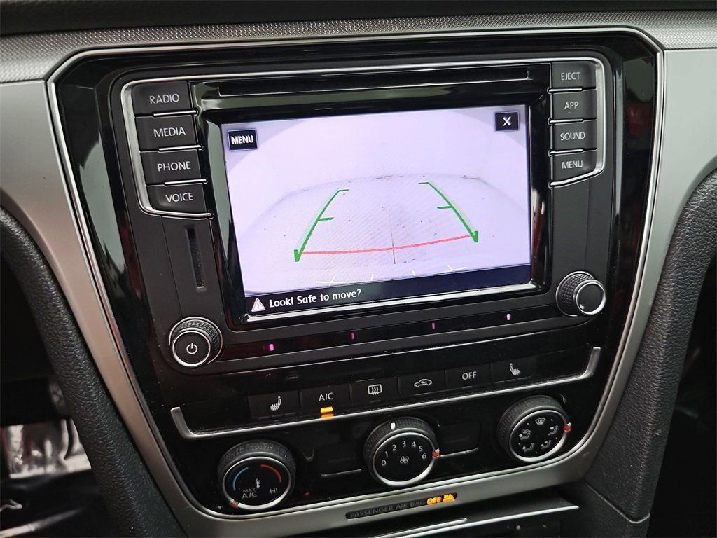 Used 2019 Volkswagen Passat 2.0T Wolfsburg w/ Wheels & Sunroof Package image 26