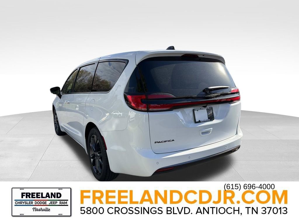 New 2026 Chrysler Pacifica Select image 5