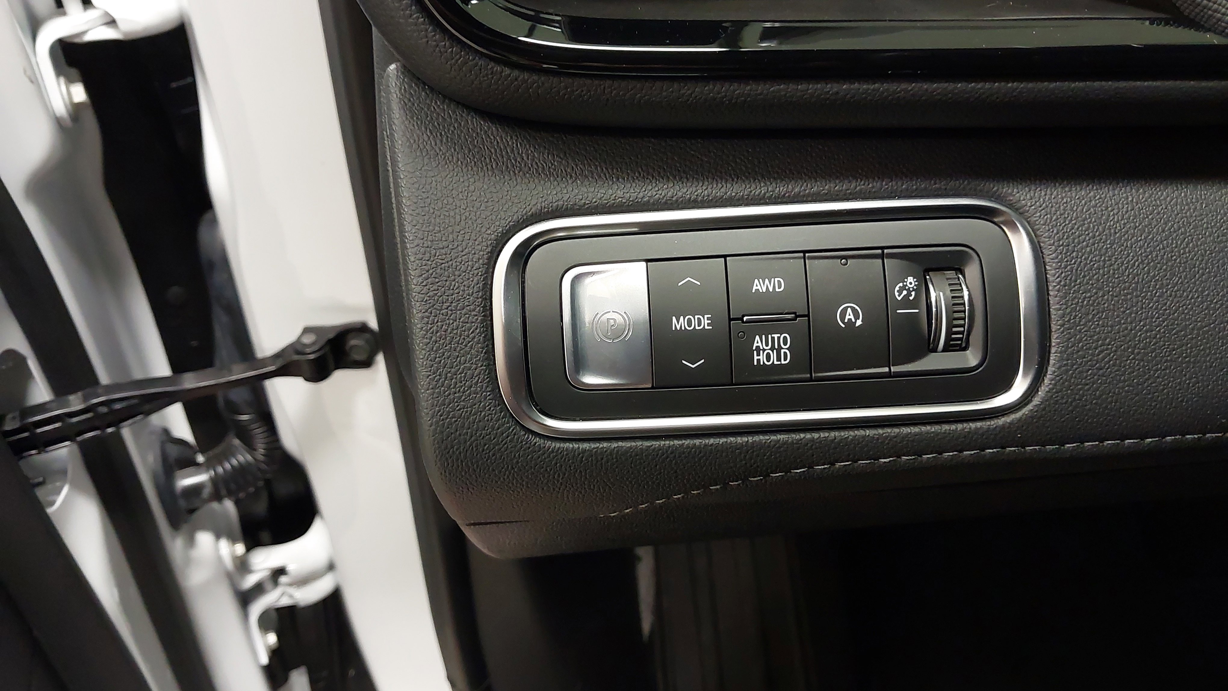 Used 2025 Buick Enclave Preferred AWD/4WD image 23
