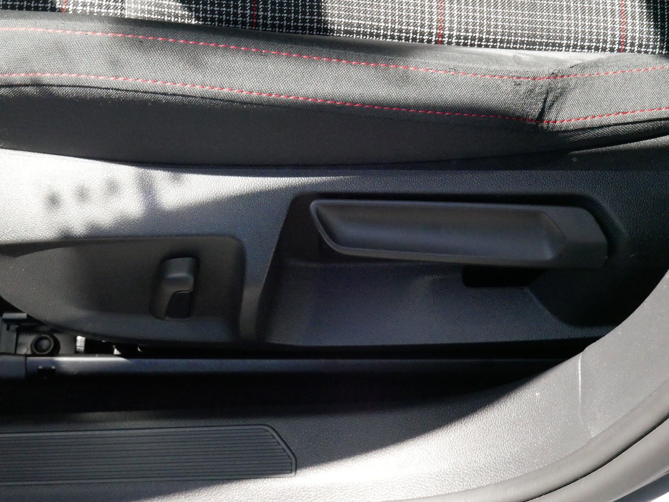 Certified 2024 Volkswagen GTI S FWD image 20