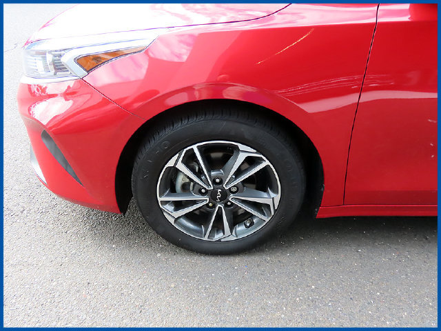 Used 2023 Kia Forte LXS FWD image 4