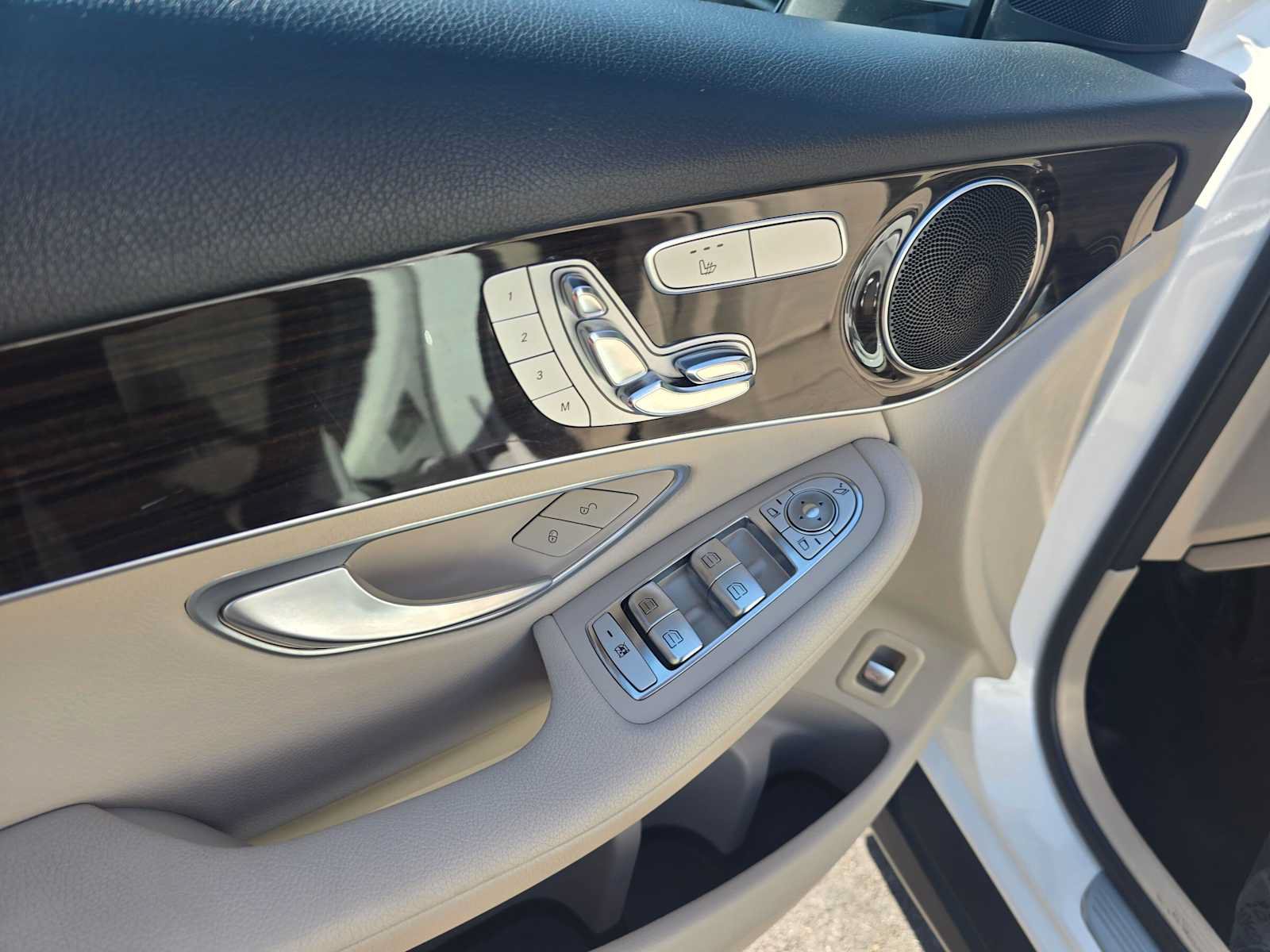 Used 2018 Mercedes-Benz GLC 300 image 21