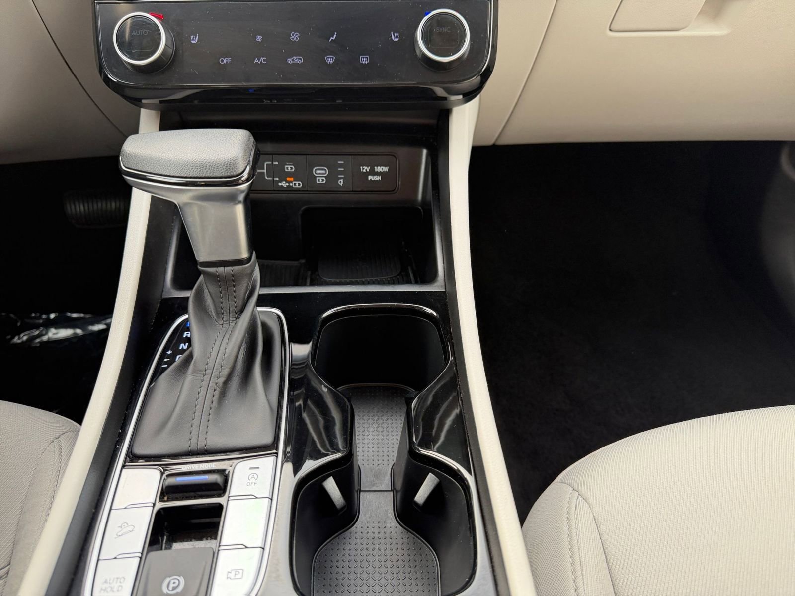 Used 2025 Hyundai Tucson SEL FWD image 43