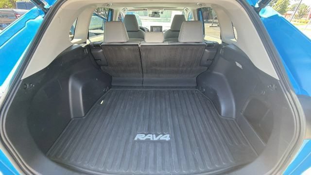 Used 2021 Toyota RAV4 XLE Premium AWD/4WD image 12