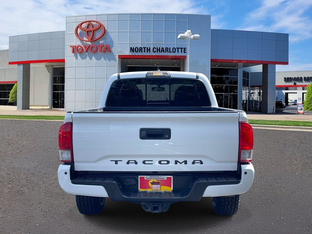 Used 2017 Toyota Tacoma TRD Off-Road w/ Premium & Technology Package AWD/4WD image 6