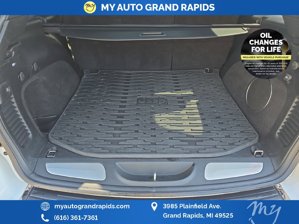 Used 2020 Jeep Grand Cherokee Overland AWD/4WD image 25