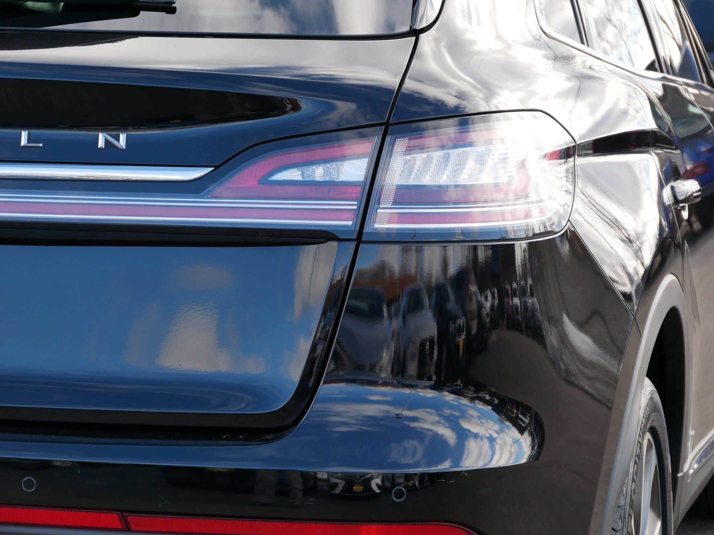 Used 2022 Lincoln Nautilus Reserve image 17