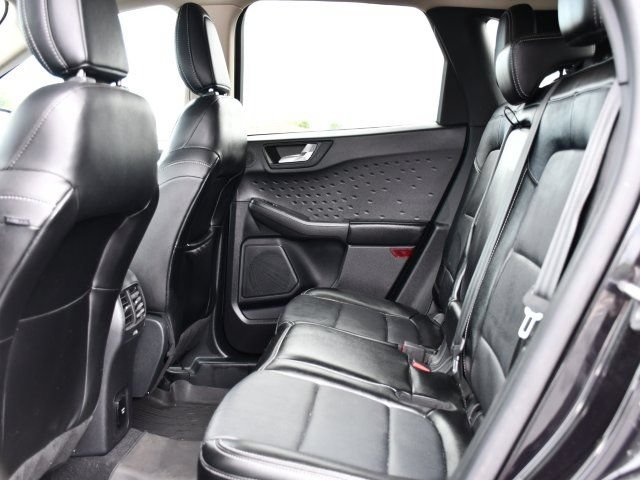 Used 2020 Ford Escape Titanium AWD/4WD image 19