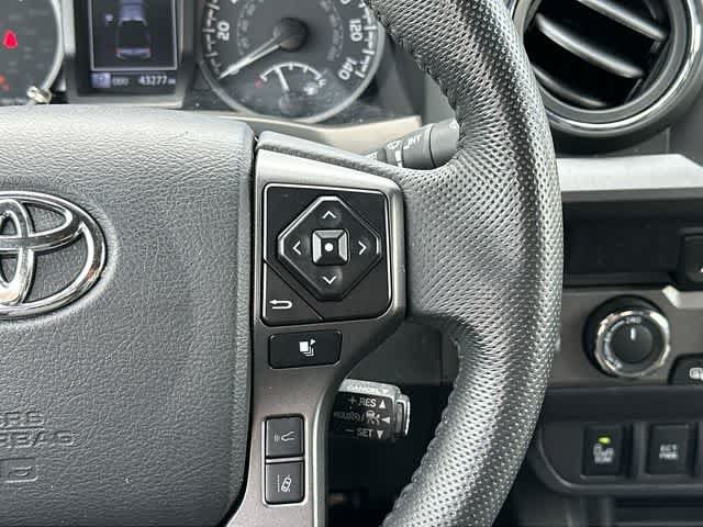 Used 2023 Toyota Tacoma TRD Off-Road w/ Technology Package AWD/4WD image 9