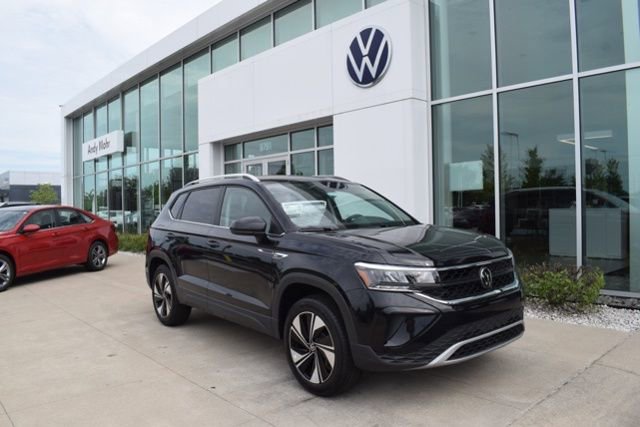 New 2024 Volkswagen Taos SE