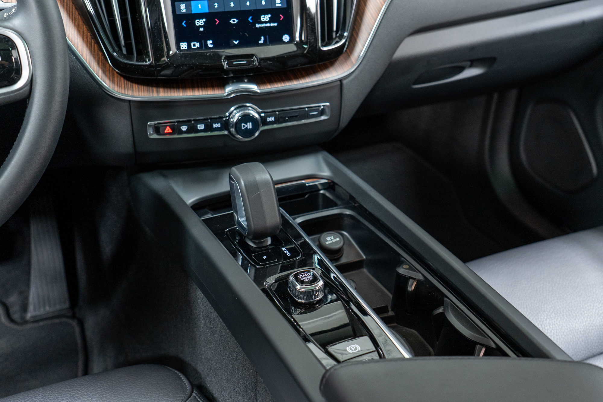 Certified 2023 Volvo XC60 B5 Plus w/ Climate Package image 20