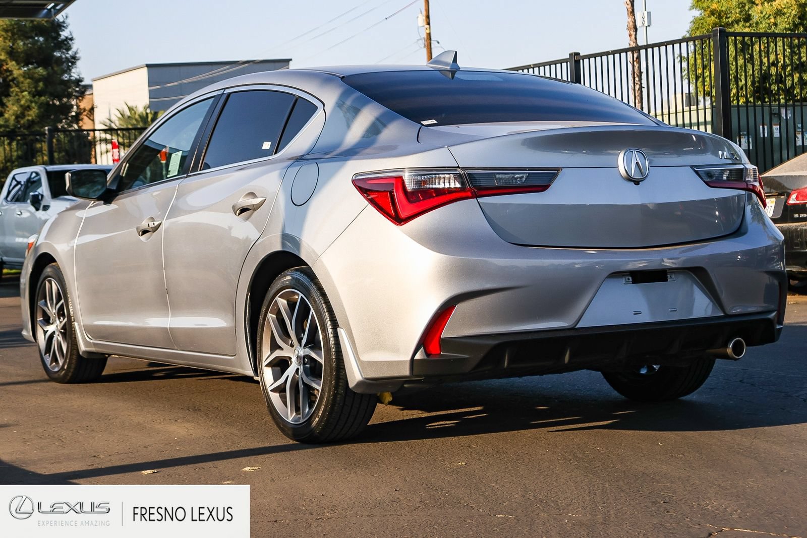 Used 2019 Acura ILX w/ Premium Package FWD image 4