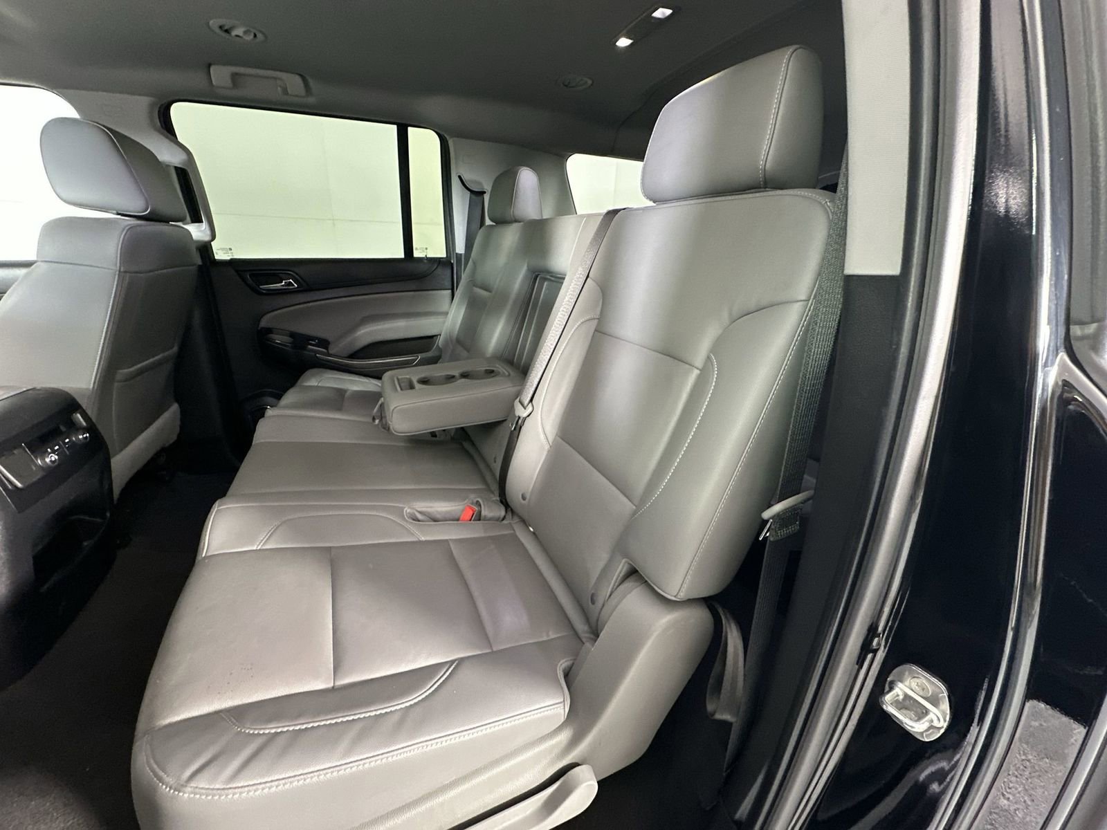 Used 2020 Chevrolet Suburban LT RWD image 22