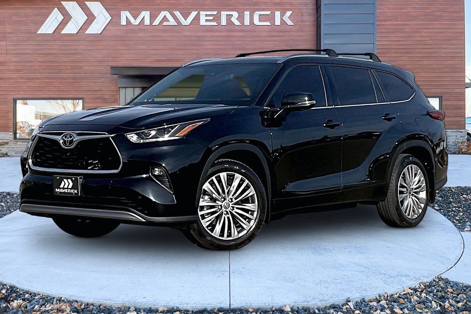 Used 2023 Toyota Highlander Platinum image 3