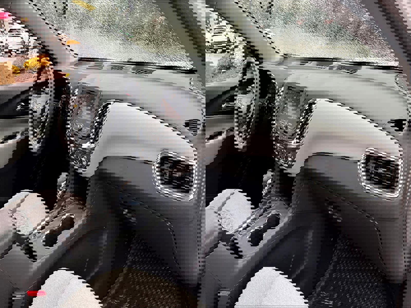 Used 2024 Chevrolet Equinox LS image 14