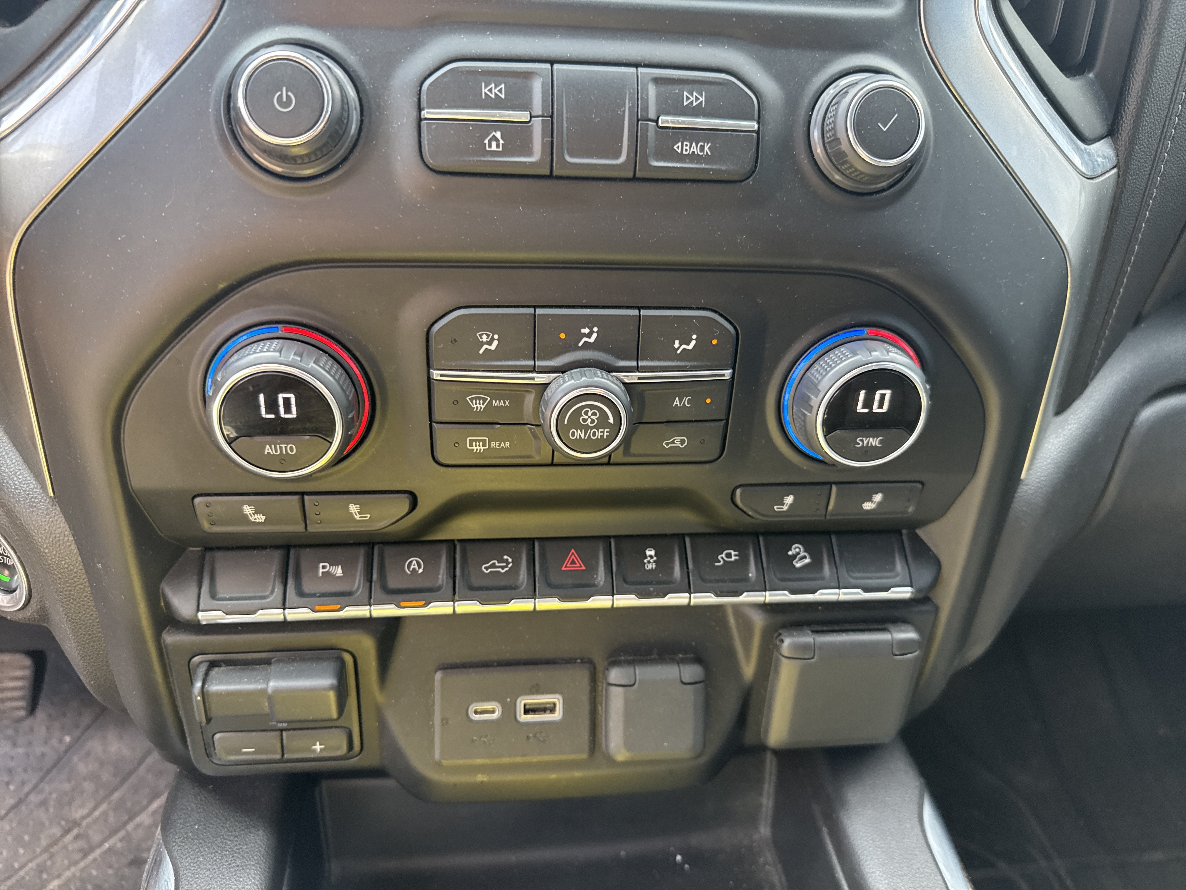 Used 2021 Chevrolet Silverado 1500 LT Trail Boss w/ Convenience Package II AWD/4WD image 25
