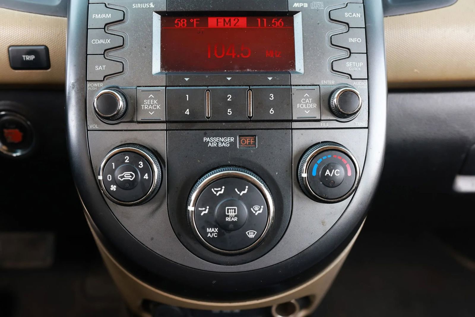 Used 2011 Kia Soul ! FWD image 31