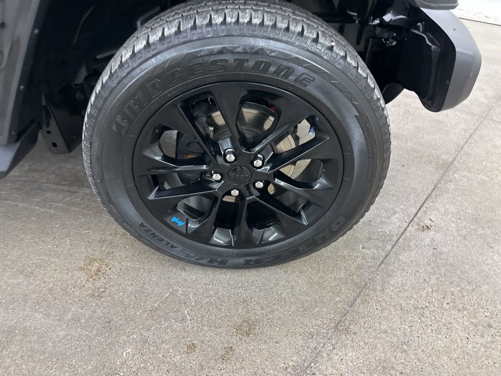 Used 2023 Jeep Wrangler Unlimited Sahara w/ Cold Weather Group image 15